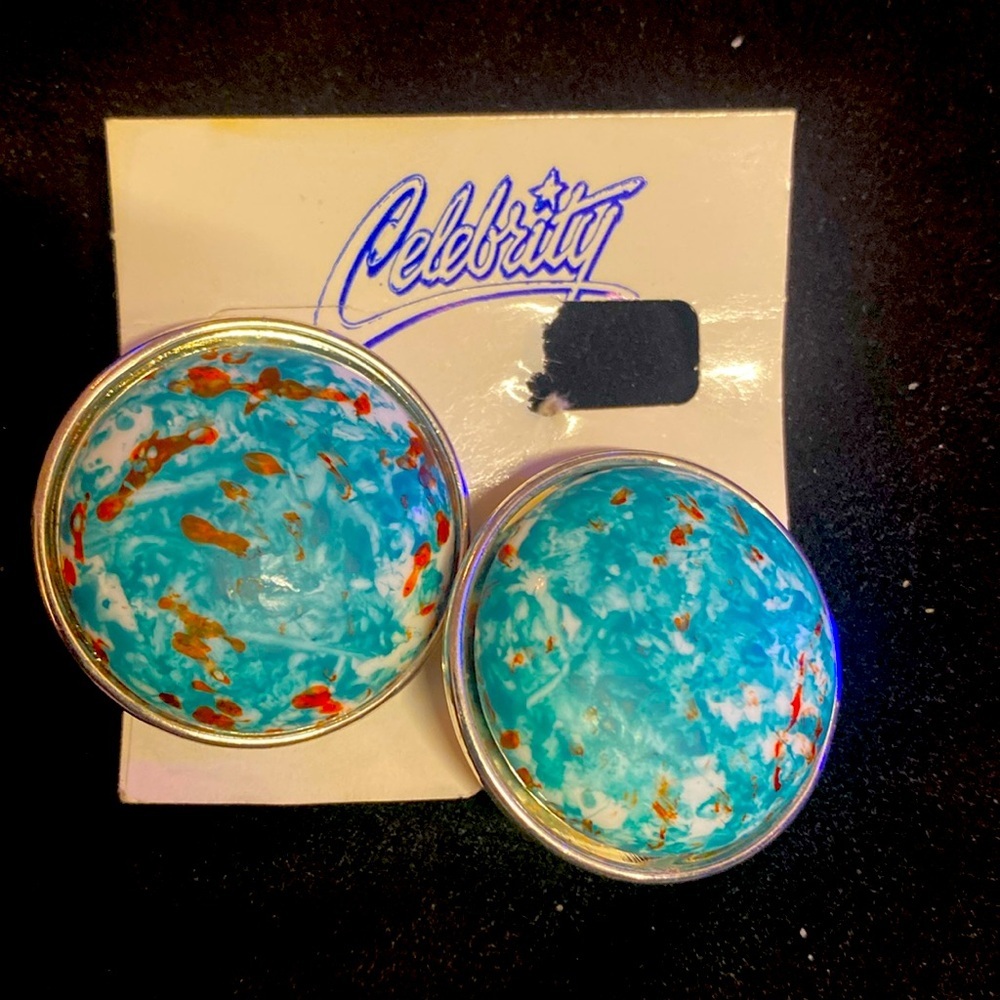 Celebrity vintage turquoise, rust, and white circular clip on ear rings